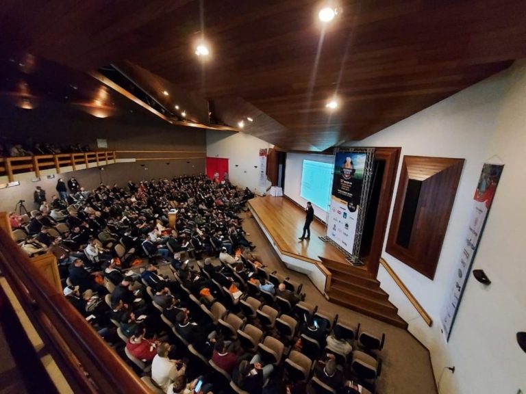 Soluções, intercâmbio e brassagem feminina: como foi o congresso da Agrária