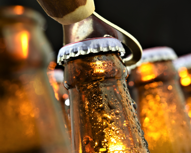 Ambev valoriza 13% na B3 em julho e nível de vendas no 2º tri empolga; veja 5 análises