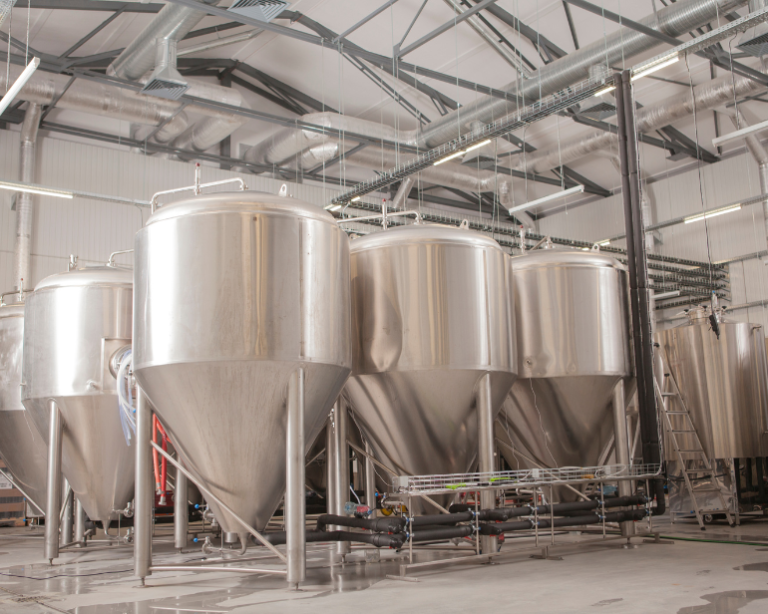 Fabricação de bebidas alcoólicas estagna em junho e fecha semestre com queda