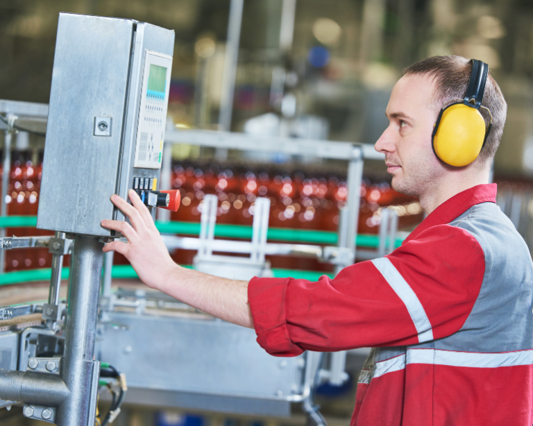 Produção de alcoólicas cresce 5,4% em julho e descola da indústria; veja análise