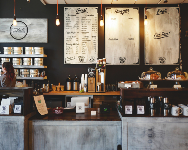 Desabastecimento e inflação pressionam bares e “mudam” menus