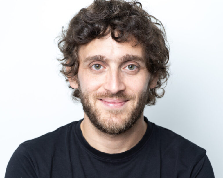 Entrevista: “A Copa envolve muito mais do que acontece no país-sede”