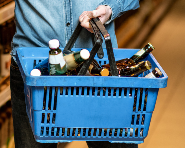 Preço da cerveja tem quinto mês seguido de alta acima do IPCA