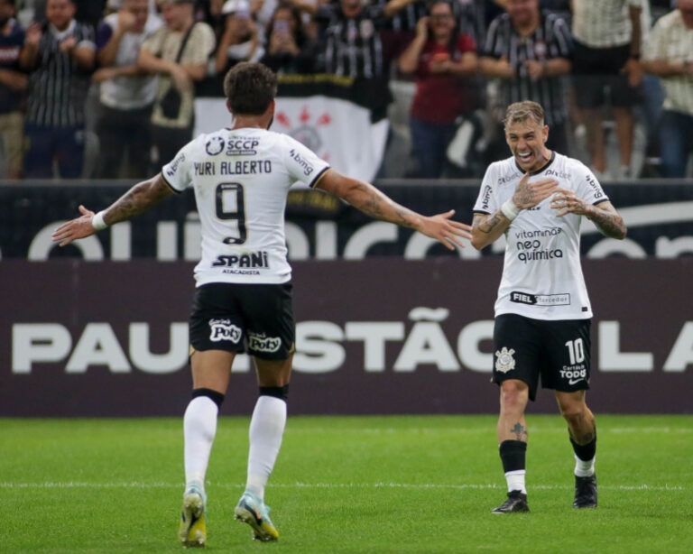 Corinthians vai expor marca do Zé Delivery em camisas de treino