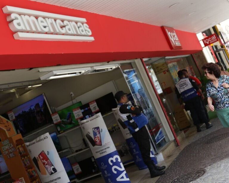 Escândalo com Americanas respinga na Ambev e ação cai 6% em janeiro