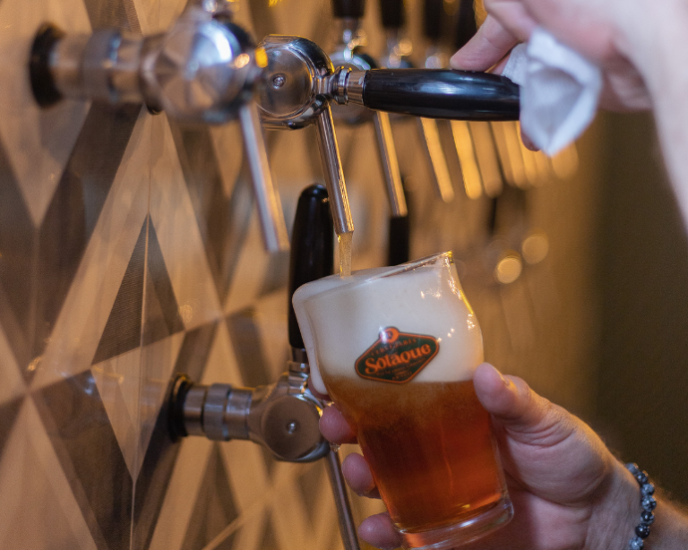 Preço da cerveja acelera nos bares e fica acima do IPCA em fevereiro