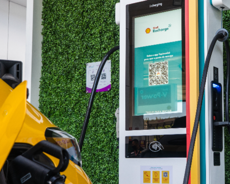 Ambev “ganha” eletroposto para reduzir uso de diesel em 110 mil litros anuais