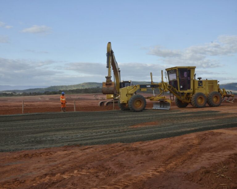 Após impasse de 2 anos, Heineken inicia obra de 1ª fábrica em Minas