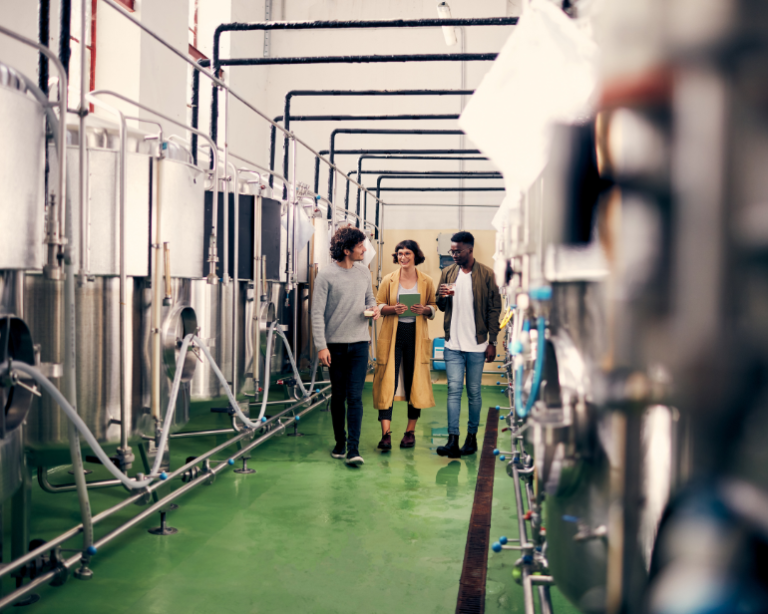 80% das cervejarias têm até dez funcionários, revela pesquisa do Guia