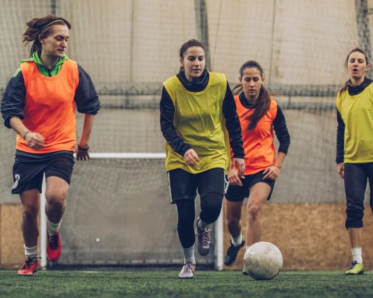 Futebol feminino no Brasil ganha cerveja em meio a iniciativas de inclusão