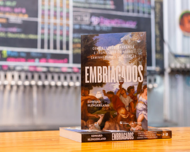Livro explora relação entre sociedade e álcool: “Faz parte do tecido da vida”