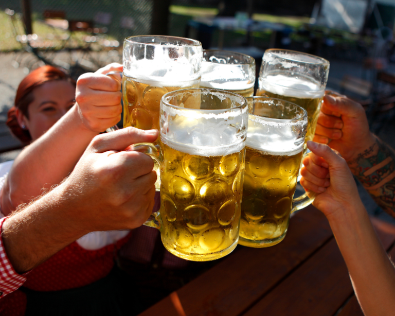 O que a Schornstein leva à Oktober de SP para vender até 25 mil litros de chope