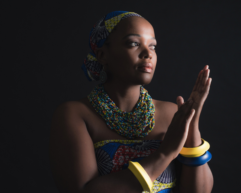 Entenda a importância dos griots, homenageados em série de cervejas