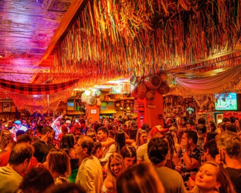 Carnaval motiva ações cervejeiras e deve ter alta na receita dos bares