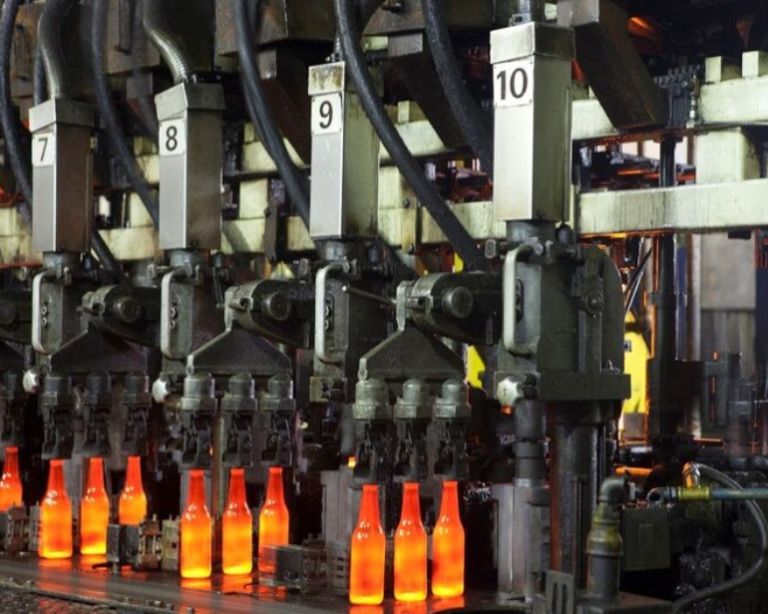 Ambev vende mais no país, mas lucro cai por impostos e mercado externo