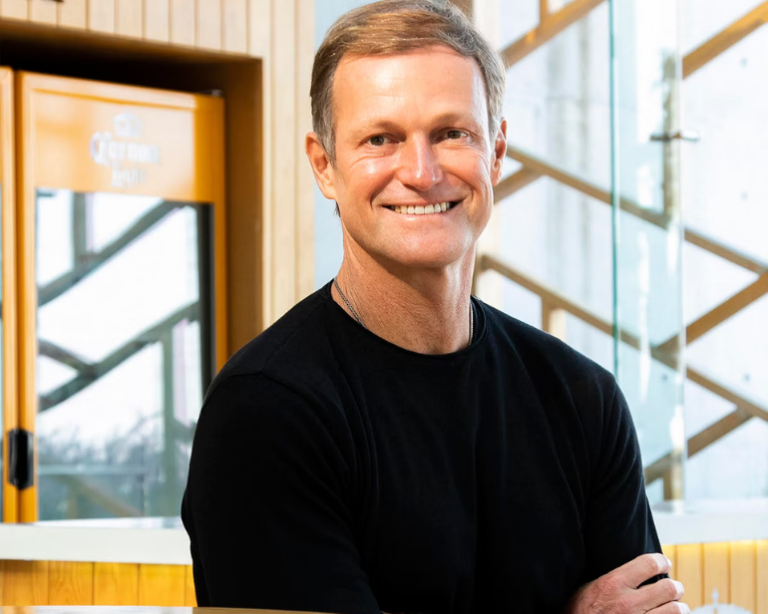 Ambev anuncia Carlos Lisboa como novo CEO a partir de 2025