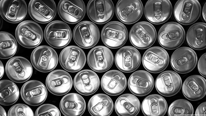 Concurso Lata mais Bonita do Brasil chega à 4ª edição com uma novidade: uma nova categoria volta para marcas de outros segmentos, como água, vinho, energéticos, sucos, refrigerantes, RTDs e diversas bebidas que utilizam a lata como embalagem (Crédito: Canva)