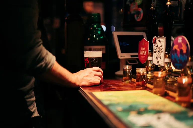 CAMRA anuncia os 16 melhores pubs do Reino Unido em 2025