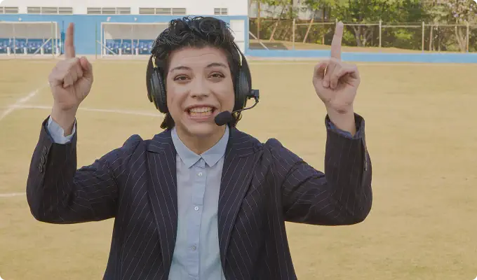 Laíza Dantas, atriz e entusiasta cervejeira, traz muito da comicidade da série em suas atuações (Crédito: Reprodução)