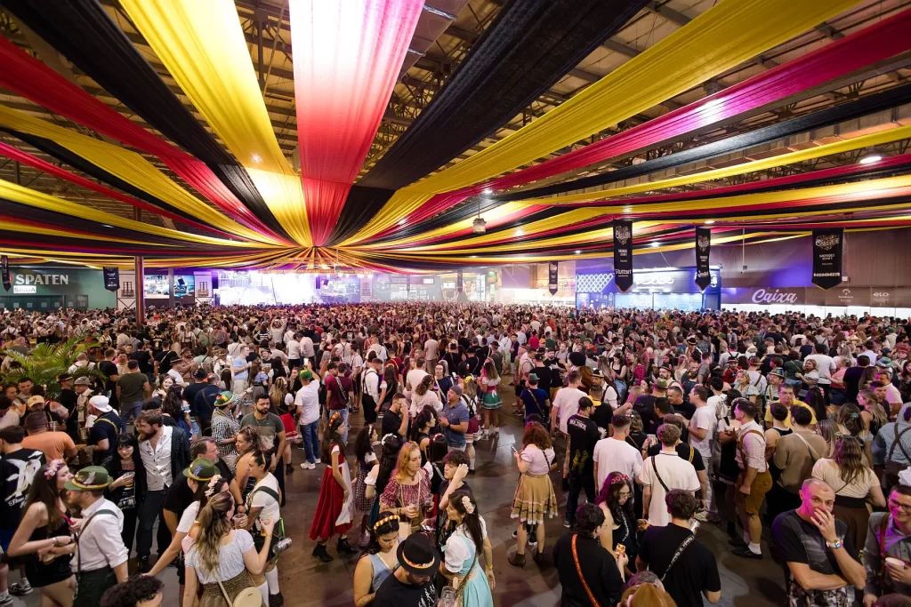Oktoberfest 2025: Blumenau é a maior festa do gênero do país e uma das maiores das américas (Crédito: Divulgação / Oktoberfest Blumenau)