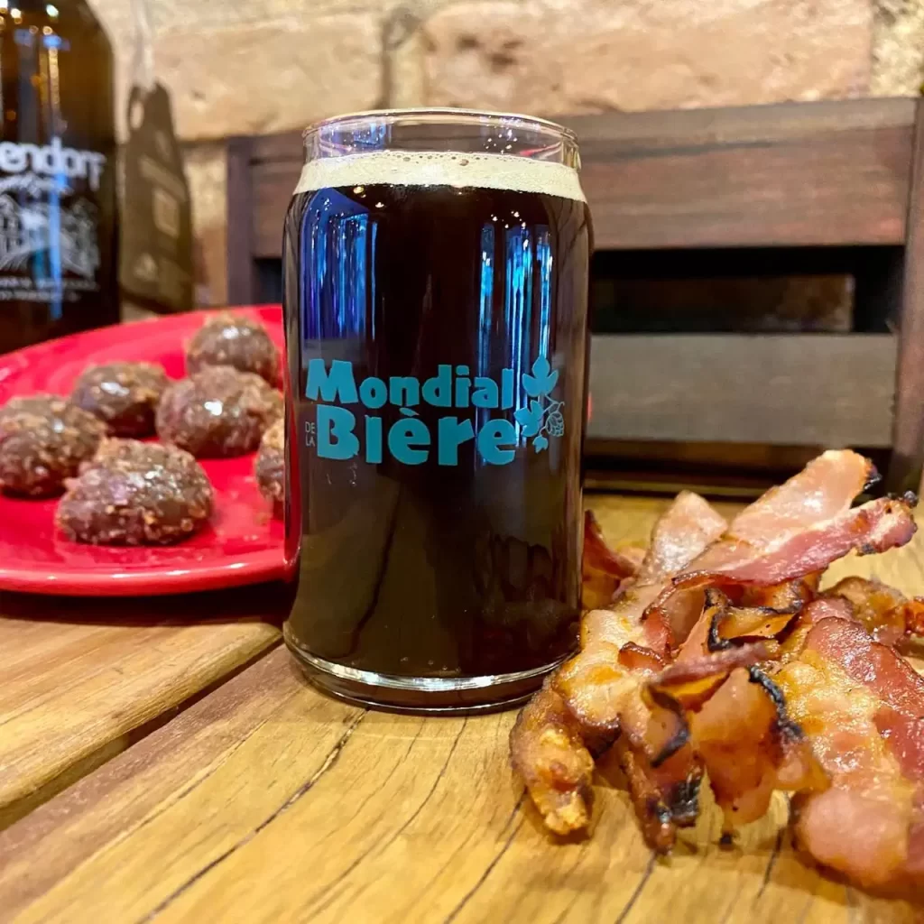 Bacon com calda de chocolate: é assim que parece a cerveja da Alpendorf (Crédito: Aline Ferreira)