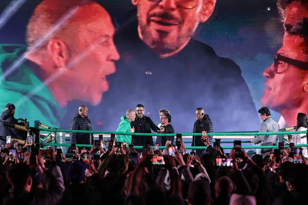 Encarada entre Wanderlei e Popó agitou a Faria Lima, em São Paulo, e esquentou o clima para a luta no Spaten Fight Night 2 (Divulgação / Inovafoto / William Lucas)