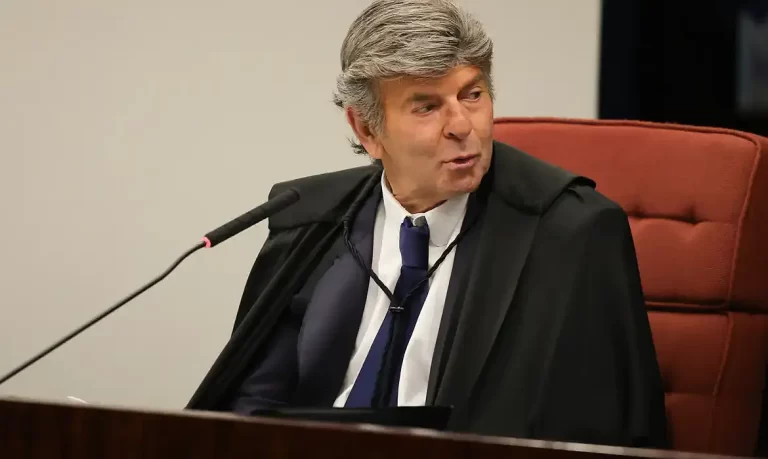 Fux pede vista e julgamento do Sicobe é suspenso no STF