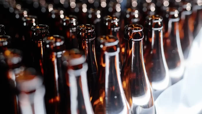 Nova linha de cervejas premium da Ambev em Lages (SC) deve rodar rótulos como Stella Artois, Corona e Spaten (Crédiro: Canva.com)