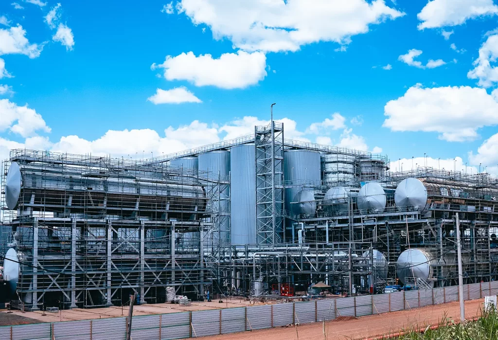 Construída do zero, a nova fábrica da Heineken em Passos aplica as melhores tecnologias e praticas socioambientais (Crédito: Fabio Rezende / Heineken)