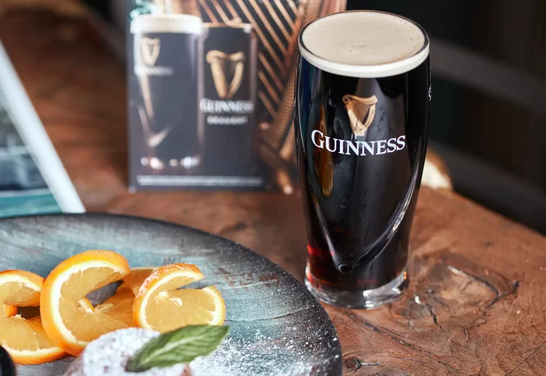 Guinness é viral: como desafios do TikTok rejuvenesceram uma Stout centenária
