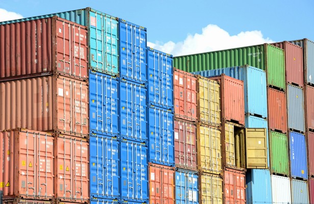 Gargalos na estrutura podem atrapalhar a indústria nacional no novo acordo Mercosul-UE (Crédito: Paul Teysen / Unsplash)