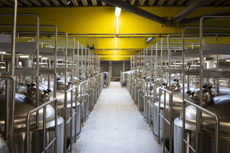 Fabricante das cervejas do Iron Maiden investe R$ 63 mi e muda endereço após quase 200 anos