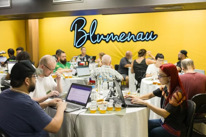 Juízes começam a avaliar as amostras do Concurso Brasileiro de Cervejas de Blumenau (SC) no próximo dia 28 (Crédito: Divulgação / Concurso Brasileiro de Cervejas)