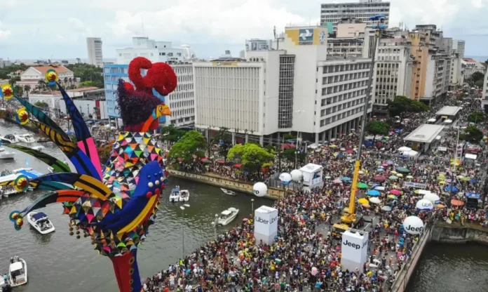 Sommelier de cervejas Angelo Antunes indica bons lugares para beber cerveja artesanal em Recife, a cidade do Galo da Madrugada (Foto: Sérgio Bernardo / Prefeitura de Recife)