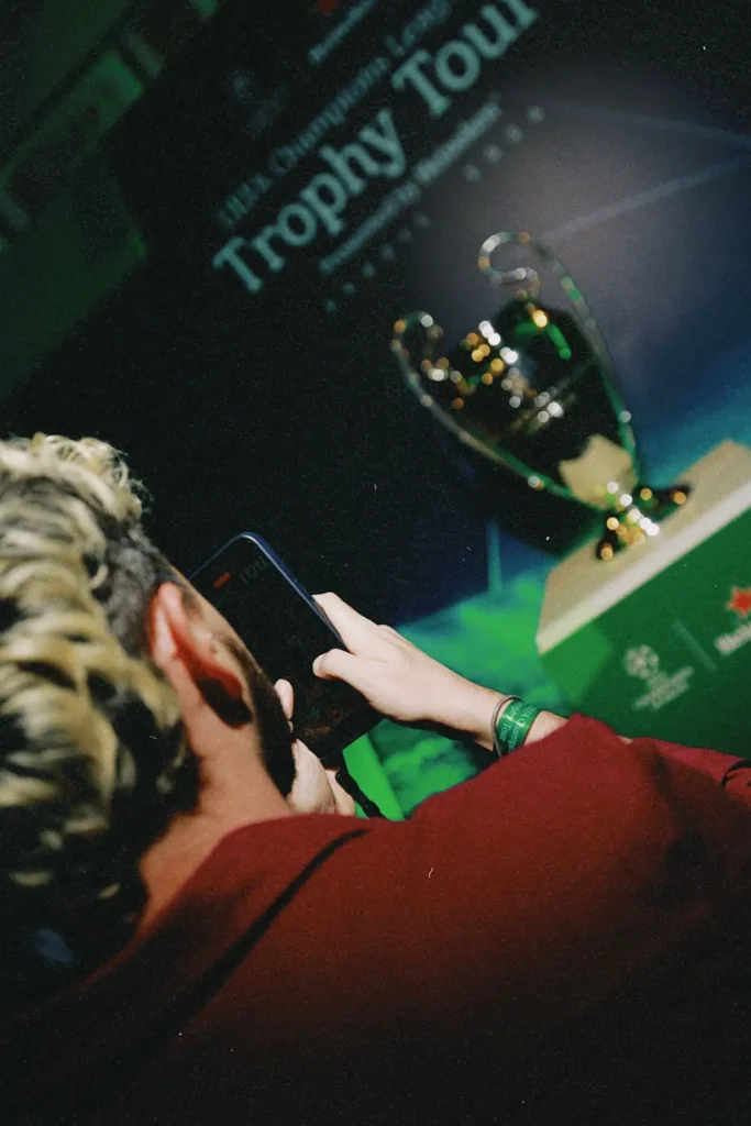 Público poderá ver a taça da UEFA Champions League em exposição em São Paulo ou no evento de Porto Alegre (Crédito: Nicolas Calligaro / Divulgação)
