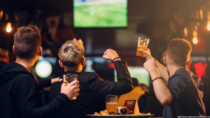 De grandes cervejarias e marcas até microcervejarias, brewpubs e taprooms, todos têm esperança de fazer bons negócios e movimentar a economia nessa Copa do Mundo 2026 (Crédito: Canva.com)