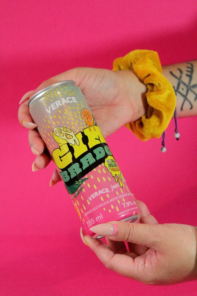 O Gimbrado da Cervejaria Verace é um RTD feito com gin autoral, limão siciliano e bitter de laranja, com 7,9% (Crédito: Divulgação)