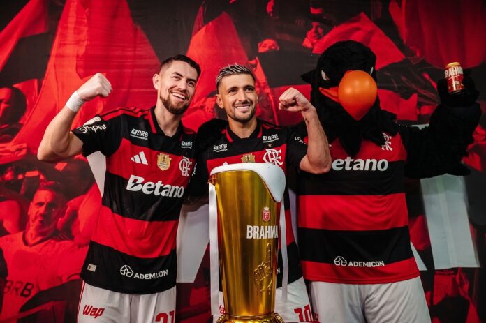 Brahma prometeu cerveja grátis e começa a distribuir via Zé Delivery nesta segunda-feira (14) a partir do meio dia para a torcida do Flamengo, que conquistou a quinta vitória seguida (Crédito: Divulgação)