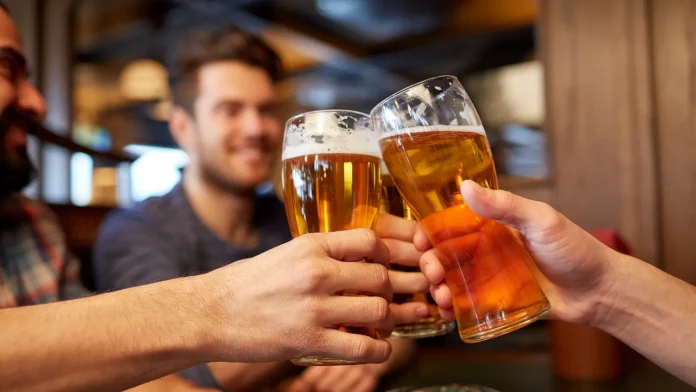 Na Espanha, o segmento de cerveja sem álcool já representa 14% de toda a cerveja consumida no país (Crédito: Canva.com)