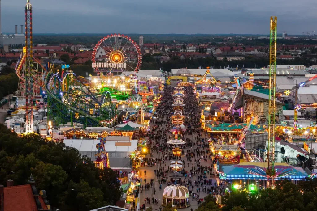 Oktoberfest alemã comemora 191 edições em 2026 (Crédito Apesar do preço alto da cerveja na Oktoberfest de Munique, correção do último ano foi uma das menores da série histórica: apenas 2,4% (Crédito: Divulgação / muenchen.de)
