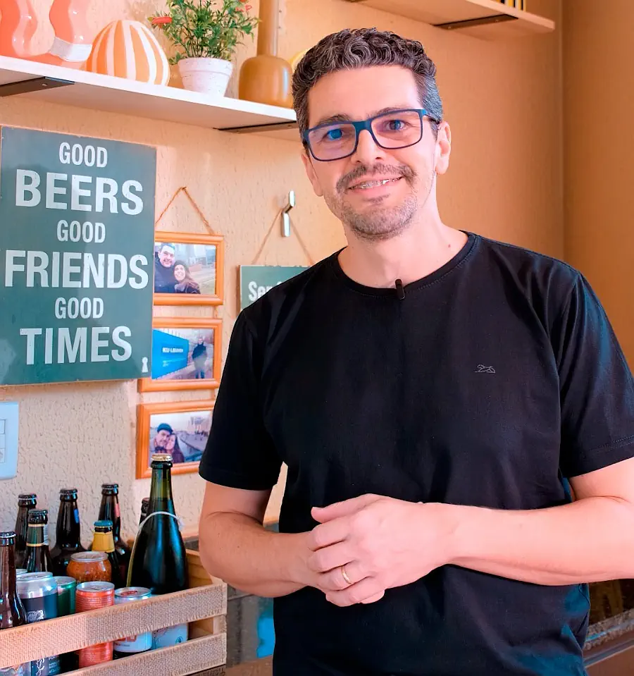 Professor Jean Carlos Rodrigues da Silva também dá aulas nos cursos de Licenciatura em Química, Técnico em Química e Técnico em Cervejaria do campus (Arquivo Pessoal)