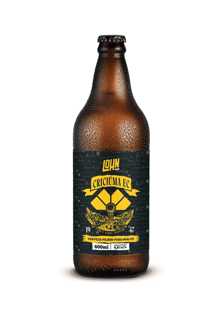 Garrafa de 600 ml da cerveja do Criciúma E.C., produzida pela Lohn Bier, com rótulo amarelo e preto